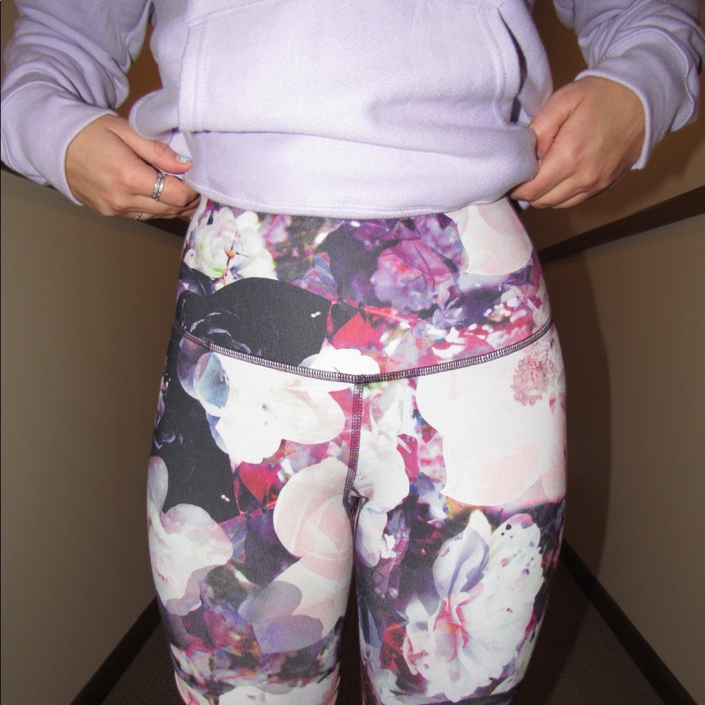 Old Navy Active Floral Pattern Leggings